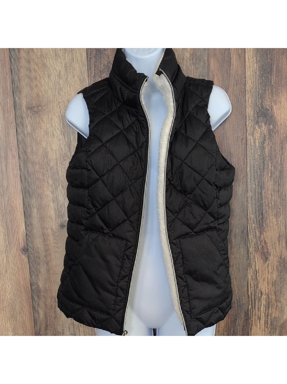 SO Black Quilted Faux Fur Lined Vest M 213JH